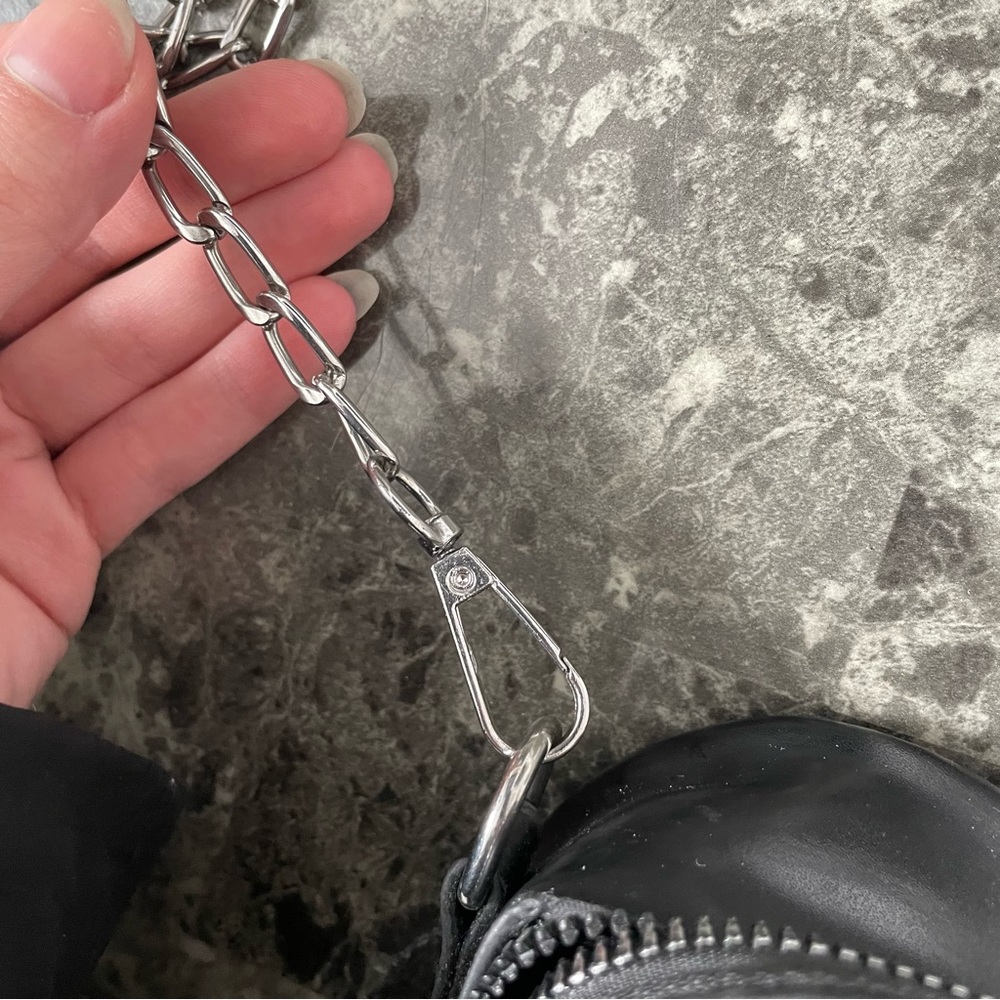 (Fake) Razor Blade Leather Chain Heart Bag - Picture 11 of 16
